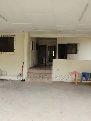 12chbre Villa dans Cocody à Vendre