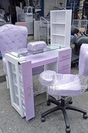 Coiffeuse De Très Bonne Qualité