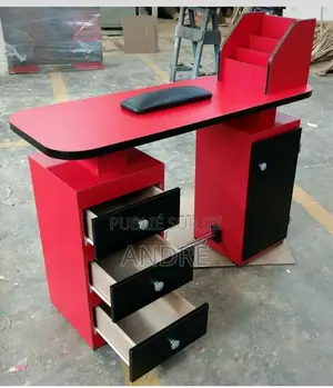 Coiffeuse De Très Bonne Qualité