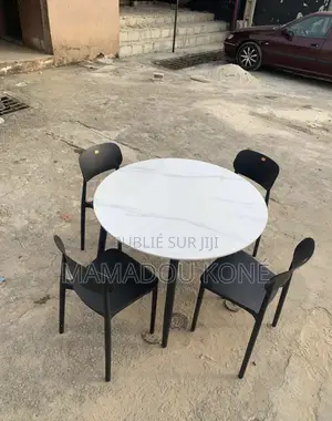 Table À Manger Et 4 Chaises Noir