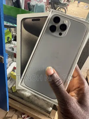 Nouveau Apple iPhone 15 Pro 256 GB Gris