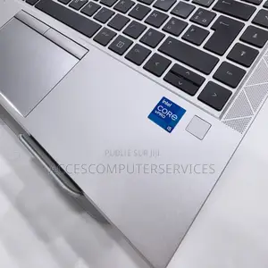 Ordinateur portable HP EliteBook 830 G8 16GB Intel Core i5 SSD 512GB