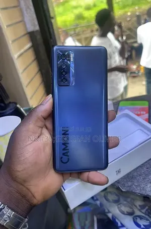 Nouveau Tecno Camon 17 Pro 256 GB Bleu