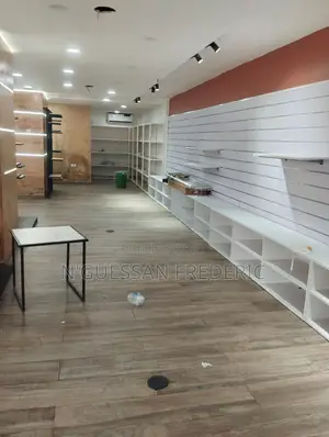 Marcory Zone 4 Magasin À Céder 117m2