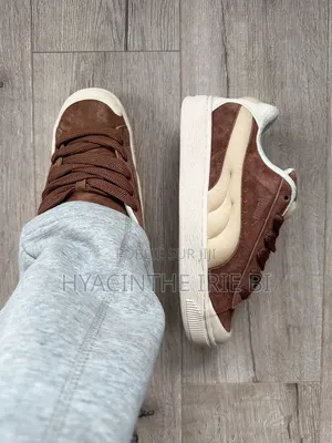 Puma Suède  Xl 
Pointures : 37 À 45
Prix  : 20.000 F