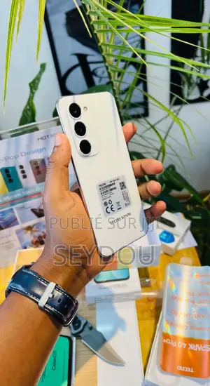 Nouveau Tecno Spark 40 Pro+ 128 GB Blanc