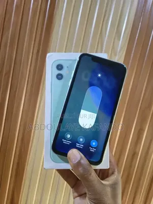 Nouveau Apple iPhone 11 128 GB Violet