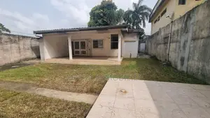 4chbre Villa dans Massa Immobilier, Cocody à Vendre