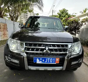 Mitsubishi Pajero V80 3.5 V6 GL/GLS 2020 Marron