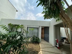 3chbre Villa dans Francis Gweh, Cocody à Louer