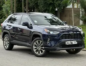 Toyota RAV4 2021 Bleu