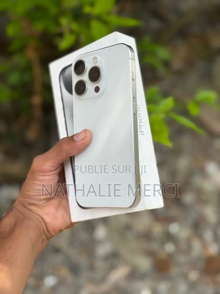Nouveau Apple iPhone 15 Pro Max 256 GB Blanc
