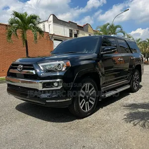 Toyota Hilux 2020 Noir Mat