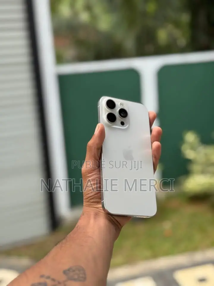 Nouveau Apple iPhone 15 Pro Max 256 GB Blanc