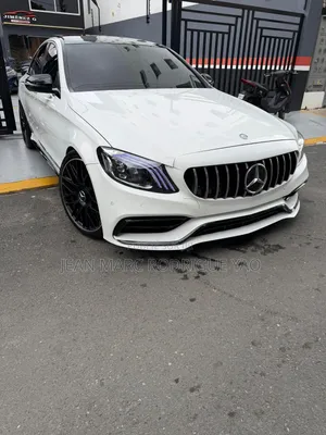 Mercedes-Benz C300 2017 Blanc cassé