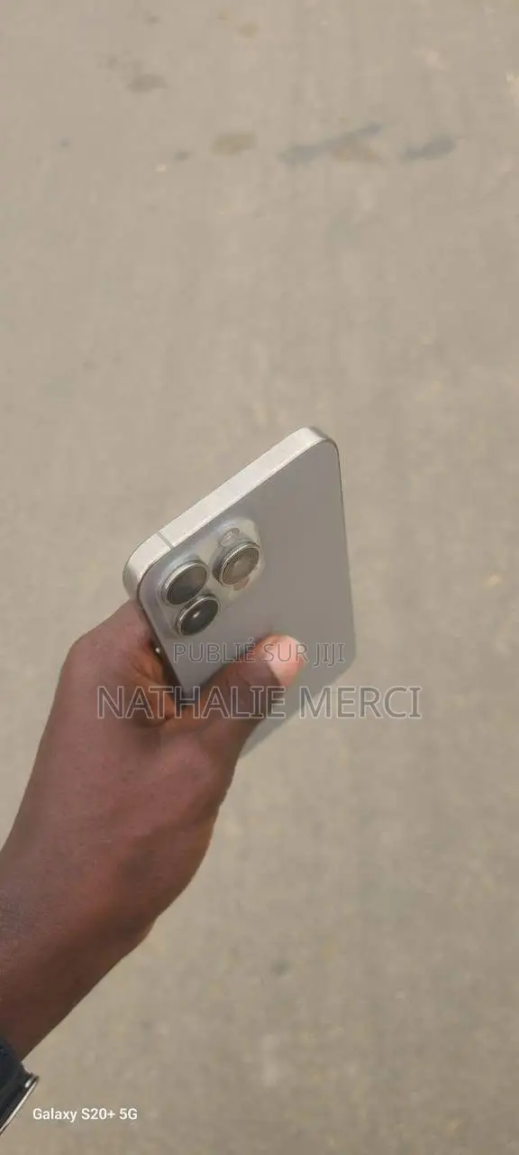 Nouveau Apple iPhone 15 Pro 256 GB Gris