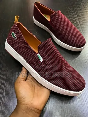 Lacoste Disponible P40-45 
Prix:18.000fcfa