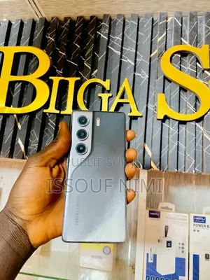 Nouveau Tecno Camon 40 Pro 4G 256 GB Autre