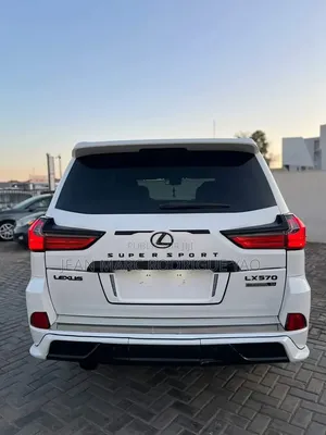 Lexus LX 2021 Blanc cassé