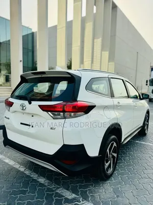 Toyota Rush 2020 Blanc cassé