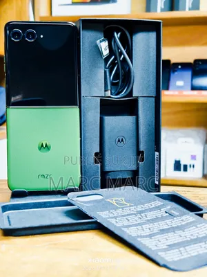Nouveau Motorola Razr 50 Ultra 512 GB Vert
