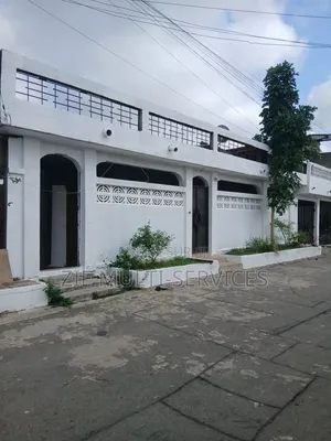 Meublé 5chbre Villa dans Zié Multi-Service, Cocody à Vendre