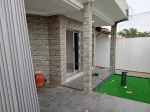 4chbre Duplex dans Beraka Corporation, Bingerville à Louer