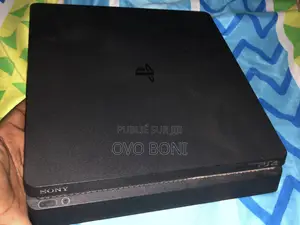 PS4 D’occasion en Excellent État – Non Cracker + 1 Manette