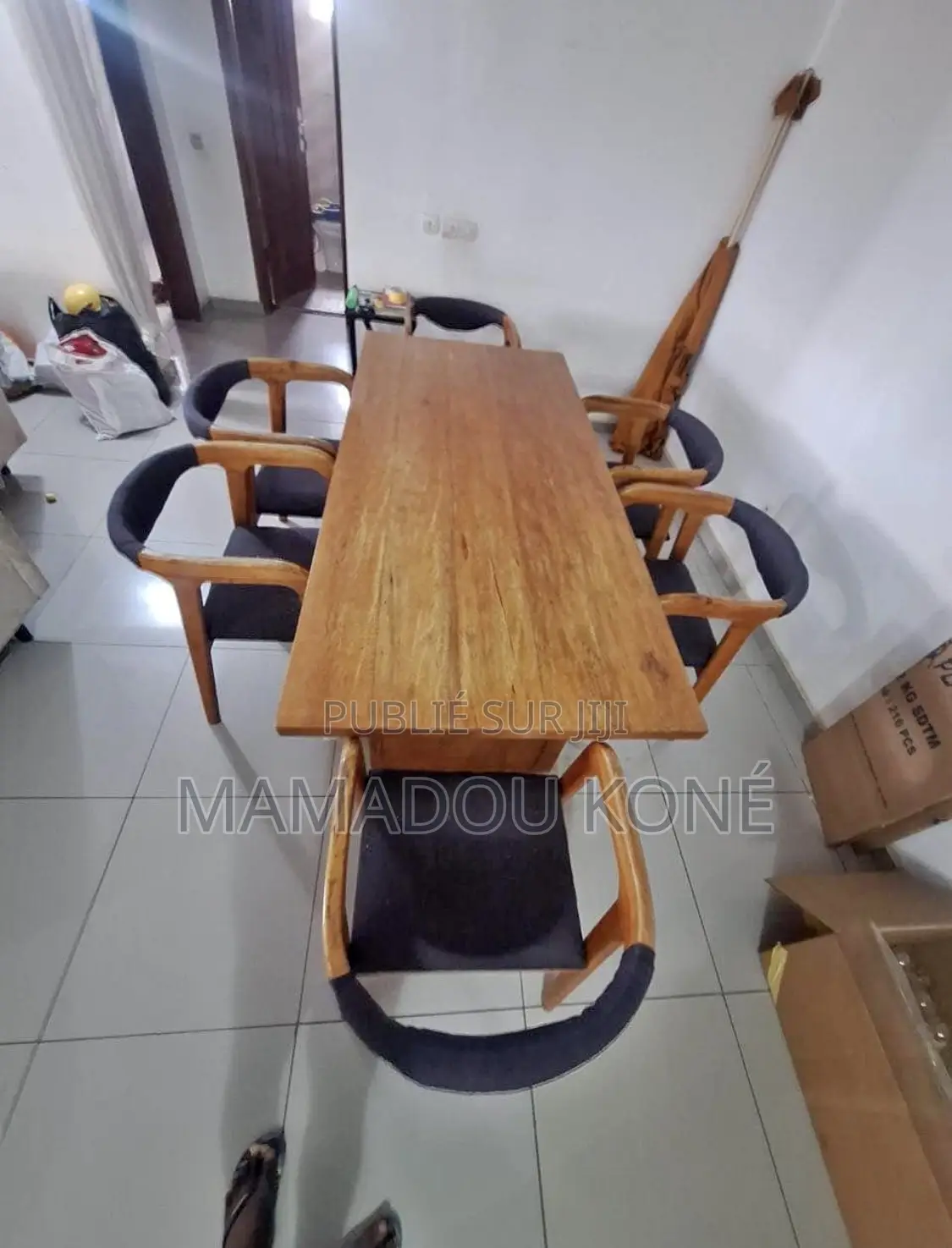 Table À Manger + 6 Chaises