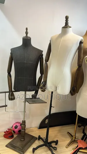 Mannequin Buste De Qualité Supérieure Avec Bras Articulés Et Tablette