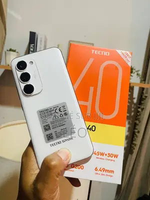 Nouveau Tecno Spark 40 Pro+ 256 GB Blanc