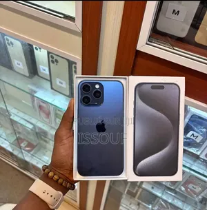 Nouveau Apple iPhone 15 Pro Max 512 GB Autre
