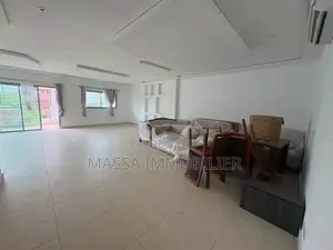 4chbre Appartement dans Massa Immobilier, Cocody à Louer