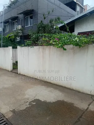 2chbre Villa dans La Terre Immobilière, Treichville à Louer