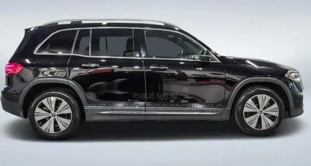 Mercedes-Benz C300 2023 Noir