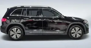 Mercedes-Benz C300 2023 Noir
