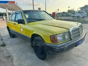 Mercedes-Benz 190 2004 Jaune