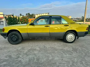 Mercedes-Benz 190 2004 Jaune