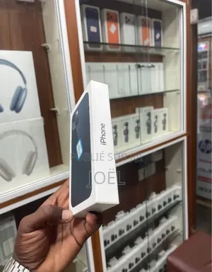 Nouveau Apple iPhone 13 128 GB Blanc