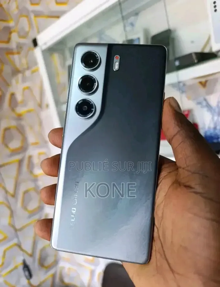 Nouveau Tecno Camon 40 256 GB Bleu