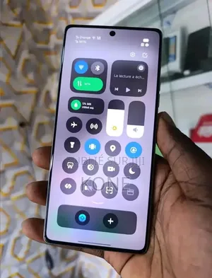 Nouveau Tecno Camon 40 256 GB Bleu