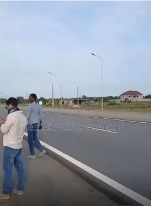 En Vente Nouvelle Autoroute Mohamé Assinie Mise en Vente Un
