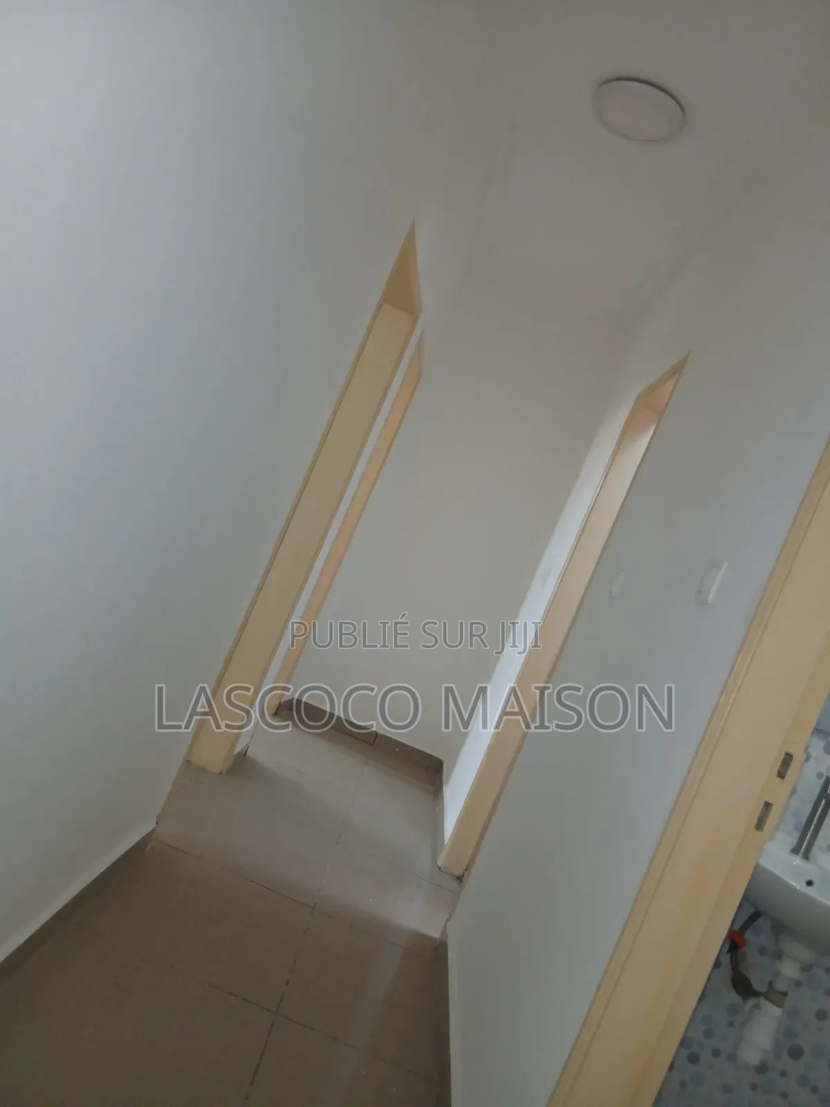 2chbre Appartement dans Lascoco Maison, Cocody à Louer