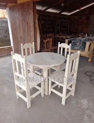 Table À Manger en Bois Massif Confort Et (4) Chaises