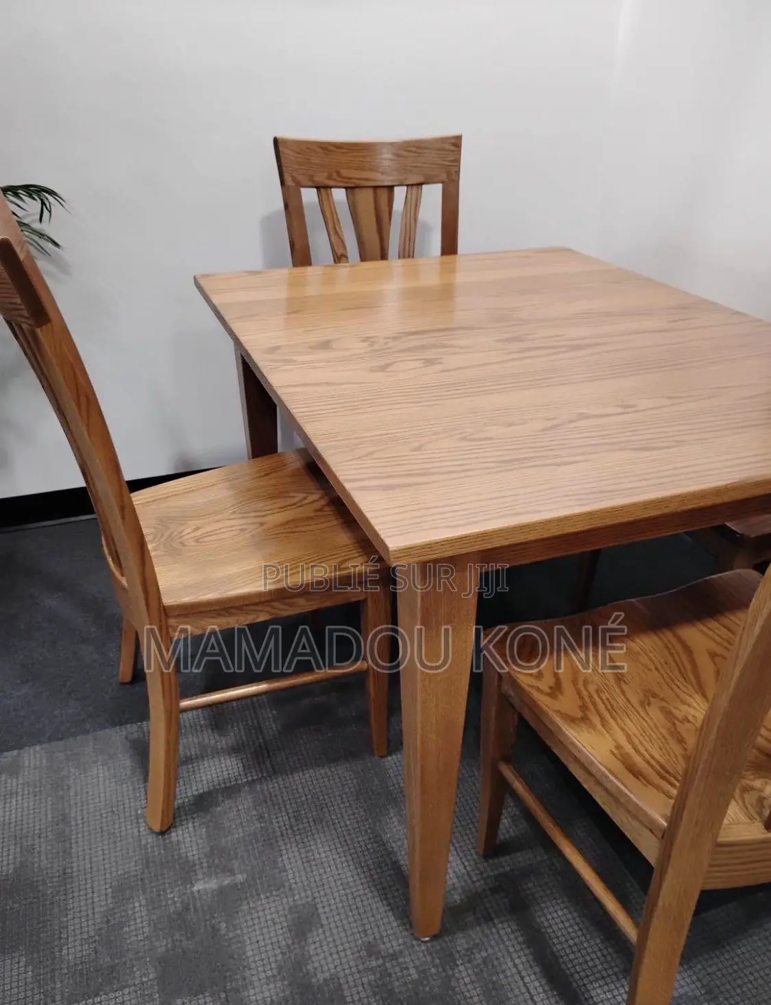 Table À Manger en Bois Massif Confort Et (4) Chaises