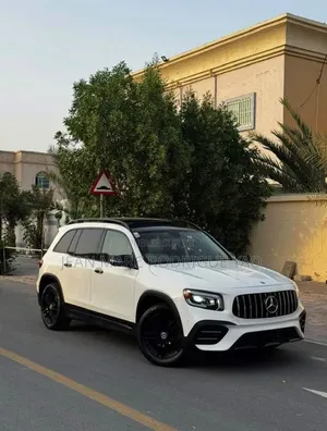 Nouveau Mercedes-Benz GLB-Class 2025 Blanc cassé