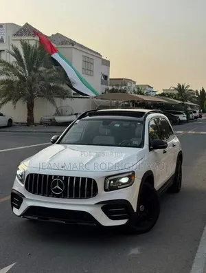 Nouveau Mercedes-Benz GLB-Class 2025 Blanc cassé
