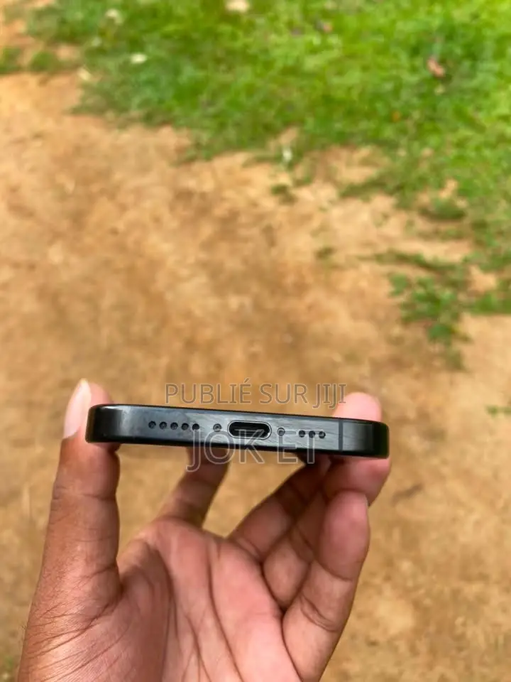 Nouveau Apple iPhone 16 Pro 256 GB Noir