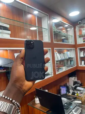Nouveau Apple iPhone 15 128 GB Noir
