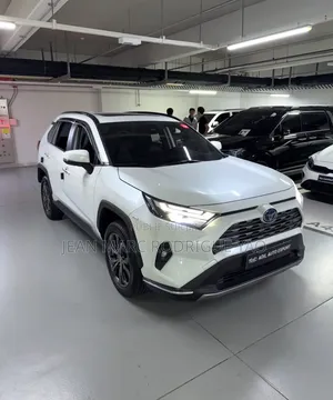 Nouveau Toyota RAV4 2026 Blanc cassé